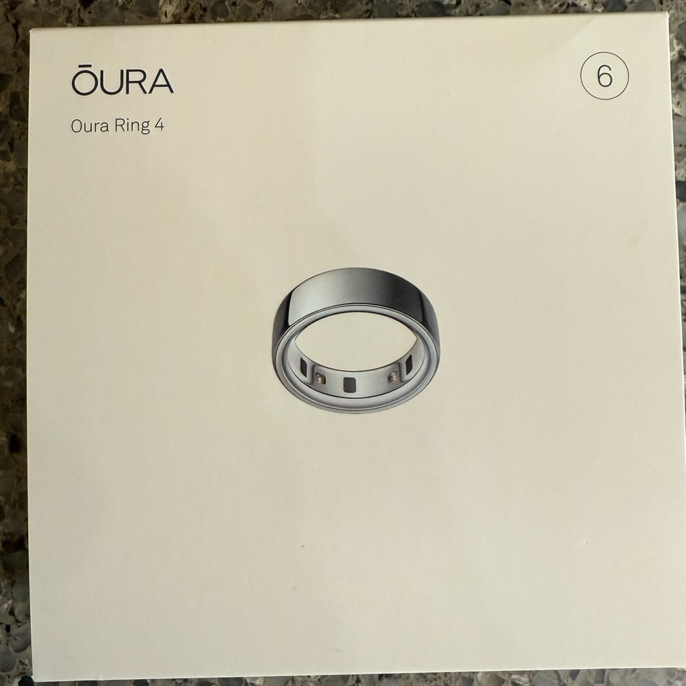 Oura Ring Gen 4 - silver - size 6- new, never used